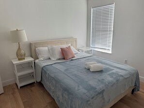 5 bedrooms, desk, free WiFi, bed sheets
