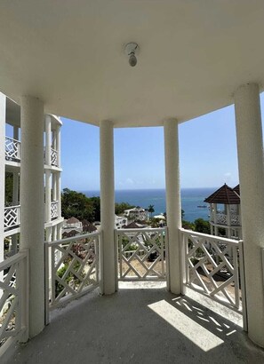 Property grounds - Island Paradise with breathtaking views (Ocho Rios)
