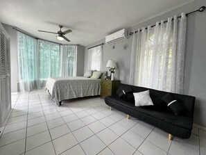 1 bedroom, iron/ironing board, Internet, bed sheets - Island Paradise with breathtaking views (Ocho Rios)