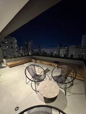 Terrace/patio - Vila Madalena: new building + subway 10 steps away (Sumarezinho São Paulo)