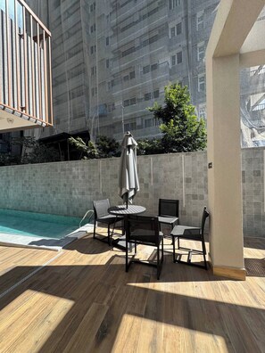 تناول الطعام بالخارج