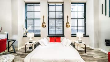 1 bedroom, desk, iron/ironing board, WiFi