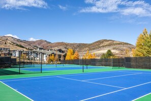 Sport court - Alpine Escape Townhouse: Sleeps 8 / Walk to Lifts / Great Price (Park City)