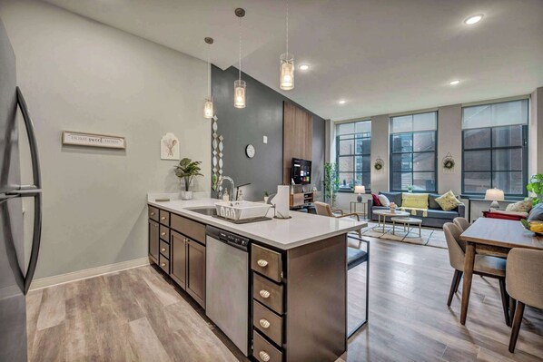 Interior - Luxe Flat w/ Heated Pool & Sauna • Gym•Heart of DT (Cleveland)