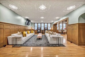 TV, offices