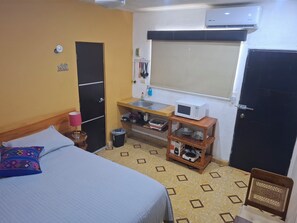 1 slaapkamer, een strijkplank/strijkijzer, wifi, beddengoed