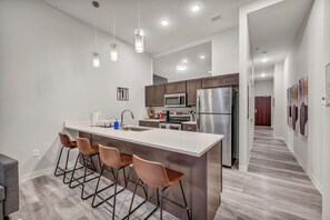 Fridge, microwave, oven, stovetop - Central 1B in Heart of DT• Indoor Pool & Spa • Gym (Cleveland)