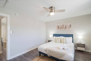 1 soverom, strykejern/-brett, wi-fi og sengetøy