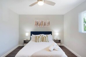 1 chambre, fer et planche à repasser, Wi-Fi, literie fournie