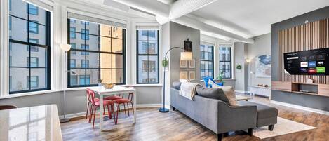 Televisión, oficina