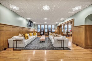 TV, offices