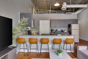 Fridge, microwave, oven, stovetop - Modern Loft w/ Pool Table| Parking| Sleeps 8| DT (Birmingham)