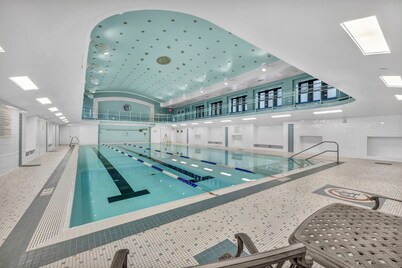 Central 1B in Heart of Downtown • Pool & Spa • Gym