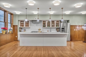 Fridge, microwave, oven, stovetop - Central 1B in Heart of Downtown • Pool & Spa • Gym (Cleveland)