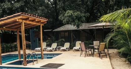Cozy Bunk Stay Guanacaste 1R3• Forest Vibes • Shared Bath • Real Retreat