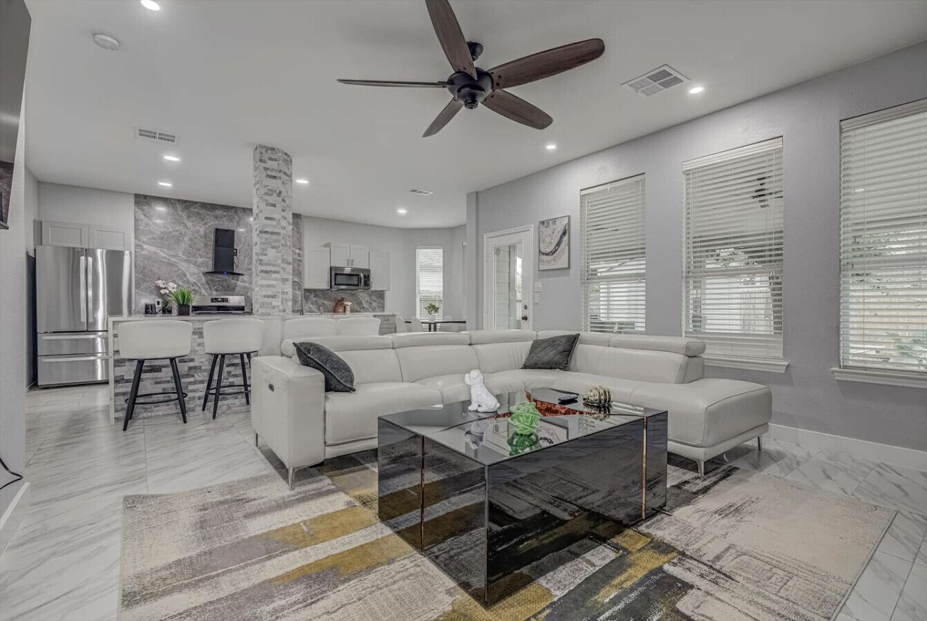 電視、乒乓球設施