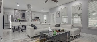 *NEW* Modern Getaway - Houston