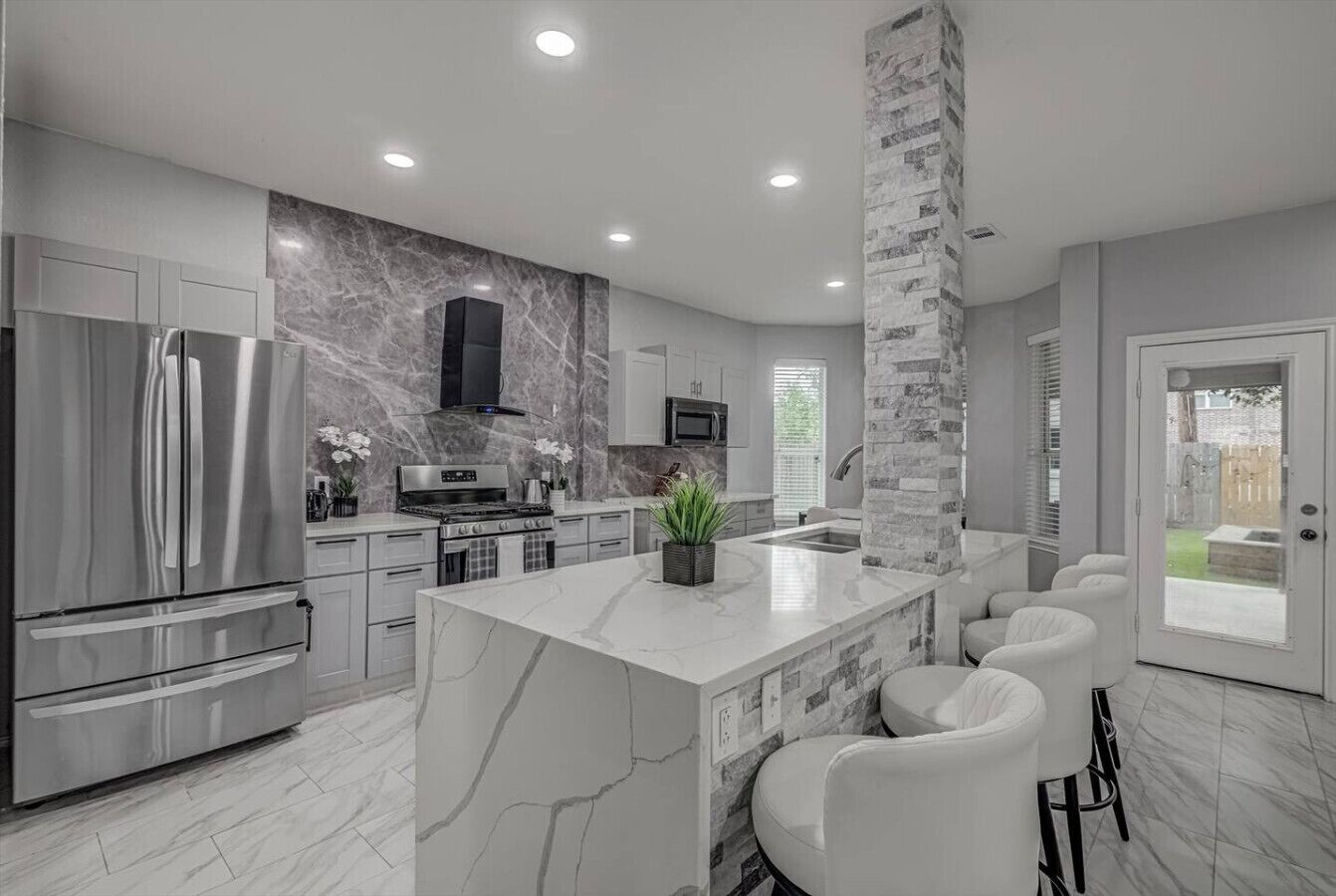 冰箱、微波炉、烤箱、炉灶