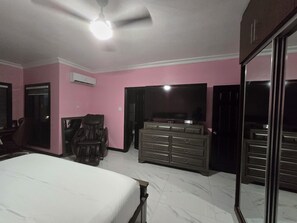 2 chambres, fer et planche à repasser, Wi-Fi, literie fournie