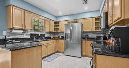 4bed 3bath pet friendly w/pool