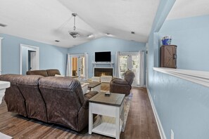 Smart TV, fireplace, offices