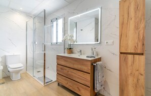 Dusj og hårføner