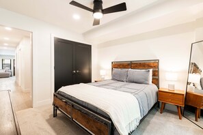 5 habitaciones, tabla de planchar con plancha y wifi gratis 