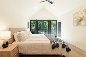 5 bedrooms, iron/ironing board, free WiFi, bed sheets