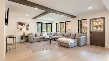 تلفزيون ذكي