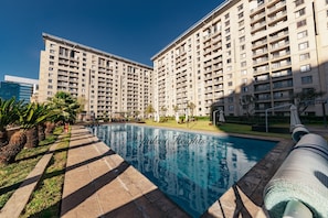 Outdoor pool, a heated pool