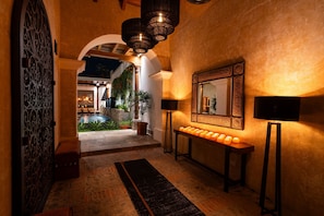 Casa Velas | Pillowtop beds, in-room safe, individually decorated - Singular Signature Residences (Antigua Guatemala)