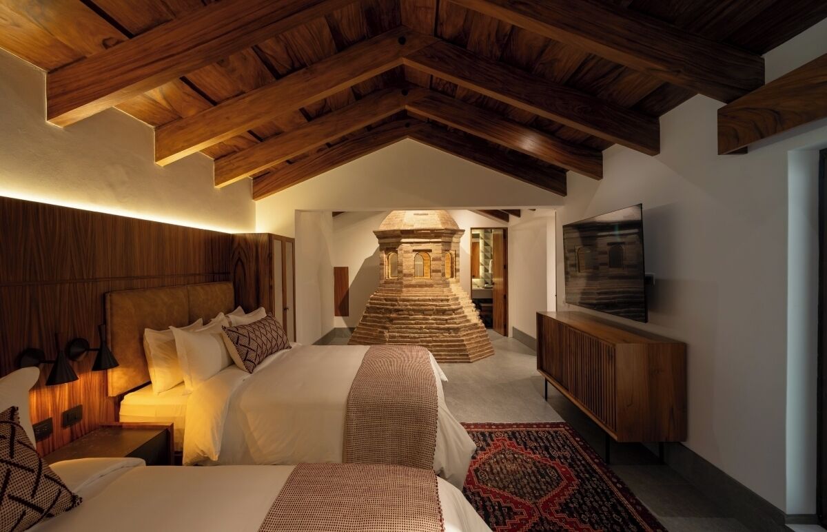 Deluxe House | Pillow-top beds, in-room safe, individually decorated