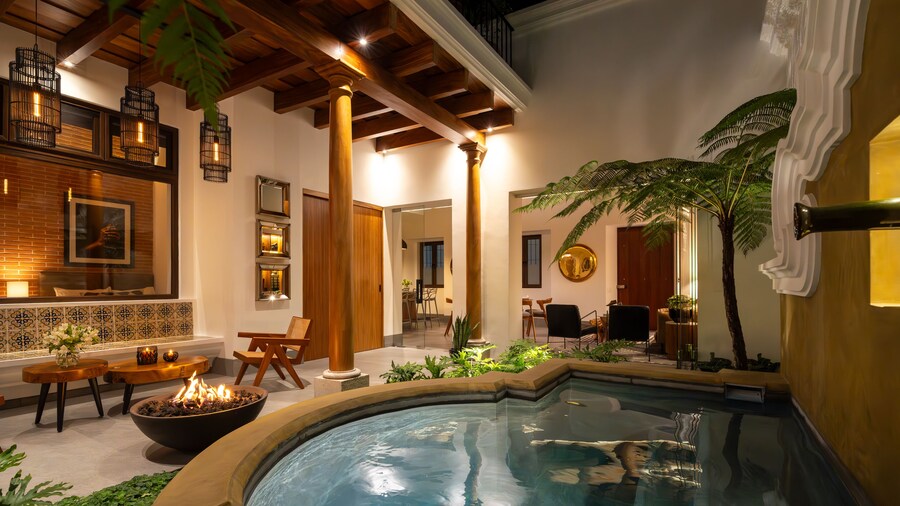 Singular Signature Residences