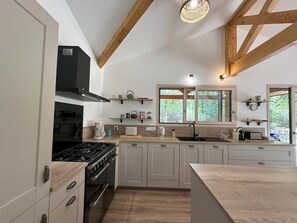 Microwave, dishwasher