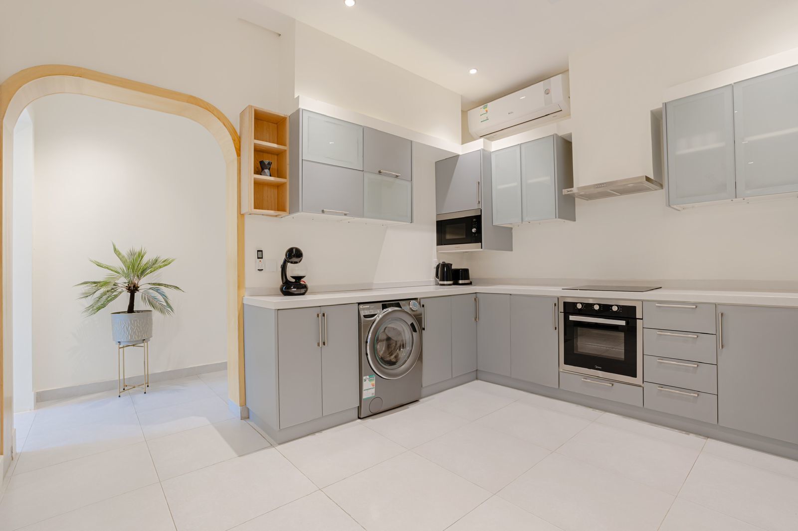 المنشأة من الداخل