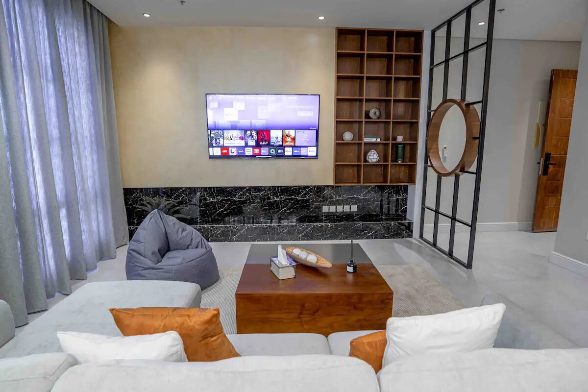 Apartment (2 Bedrooms) | Front of property