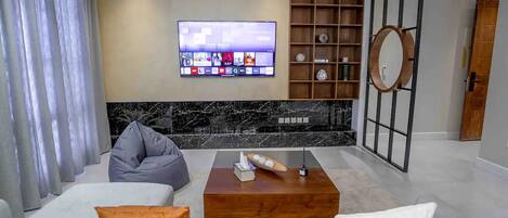 Apartment (2 Bedrooms) | Front of property