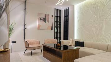 Apartment (2 Bedrooms) | Front of property