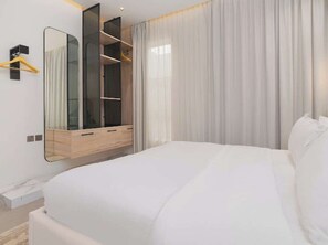 Iron/ironing board, bed sheets - Luxurious 2-br Flat With Relaxation Space lll (Riyadh)