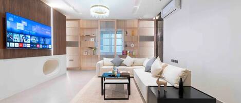 Apartment (3 Bedrooms) | Front of property