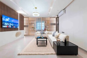 Apartment (3 Bedrooms) | Front of property - Al Wadi Family Home With Private Parking (Riyadh)