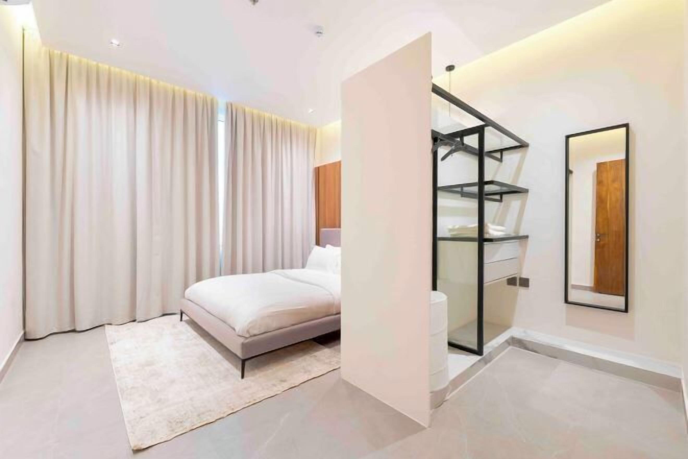 3 bedrooms, iron/ironing board, bed sheets