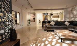 Apartment (2 Bedrooms) | Front of property