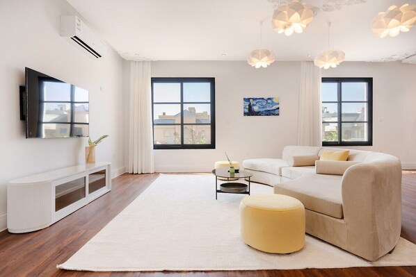 Apartment (1 Bedroom) | Interior