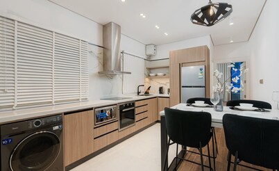 Trendy Apartment in Almughrizat