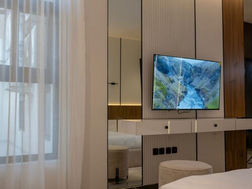 Three Bedroom Trendy Apartment in Almadinah