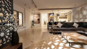 Apartment (2 Bedrooms) | Front of property