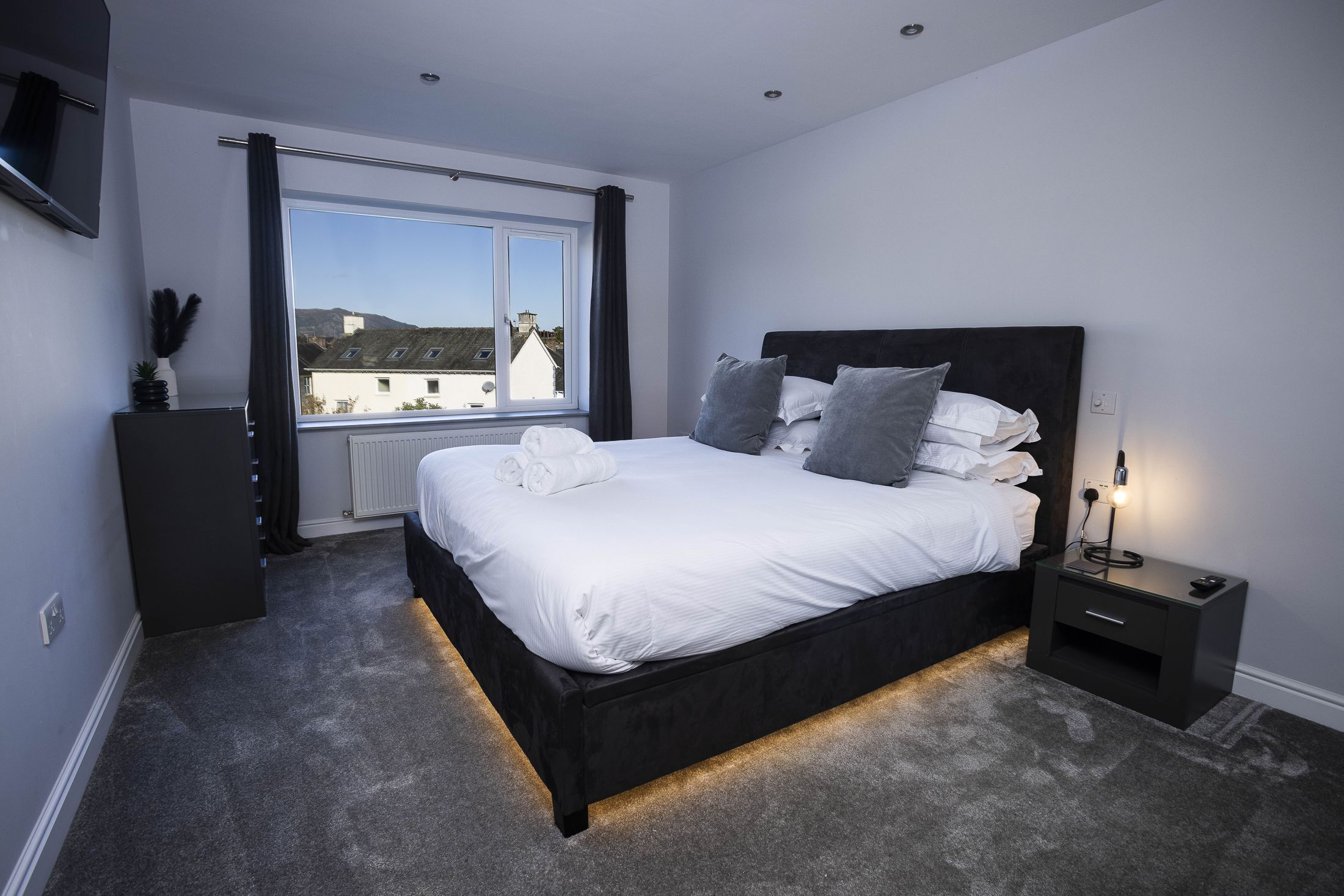 3 soverom, strykejern/-brett, wi-fi (inkludert) og sengetøy