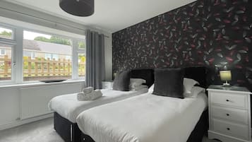 3 bedrooms, iron/ironing board, free WiFi, bed sheets