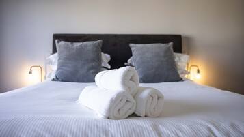 3 bedrooms, iron/ironing board, free WiFi, bed sheets